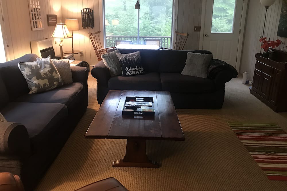 Photo of Livingroom in Otis
