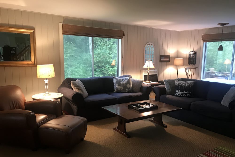 Photo of Livingroom in Otis