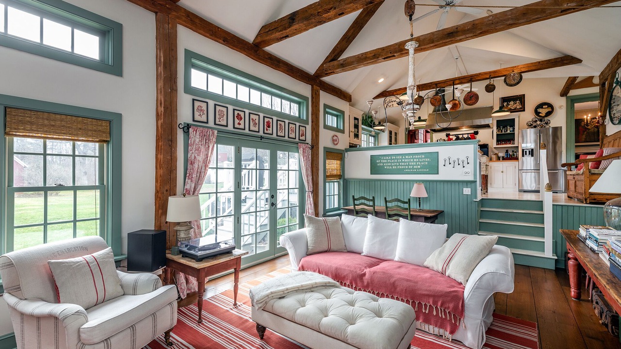 Photo of Livingroom in New Preston