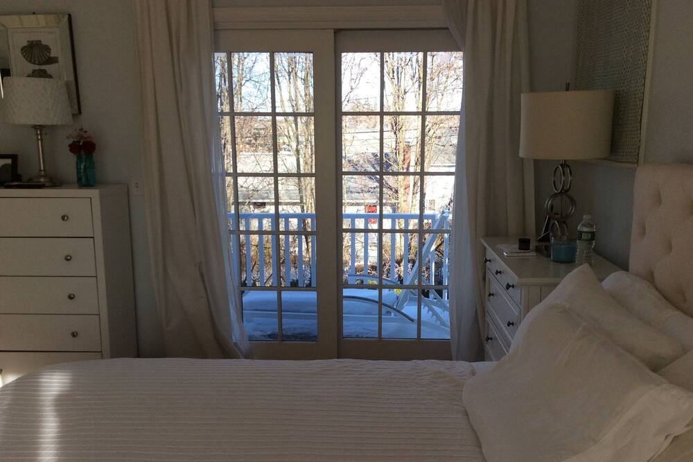 Photo of Bedroom in Rowayton