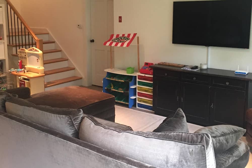 Photo of Livingroom in Copake Lake