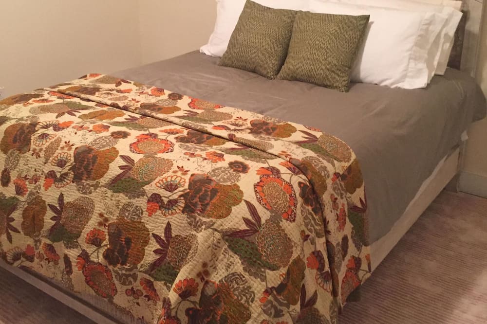 Photo of Bedroom in Copake Lake