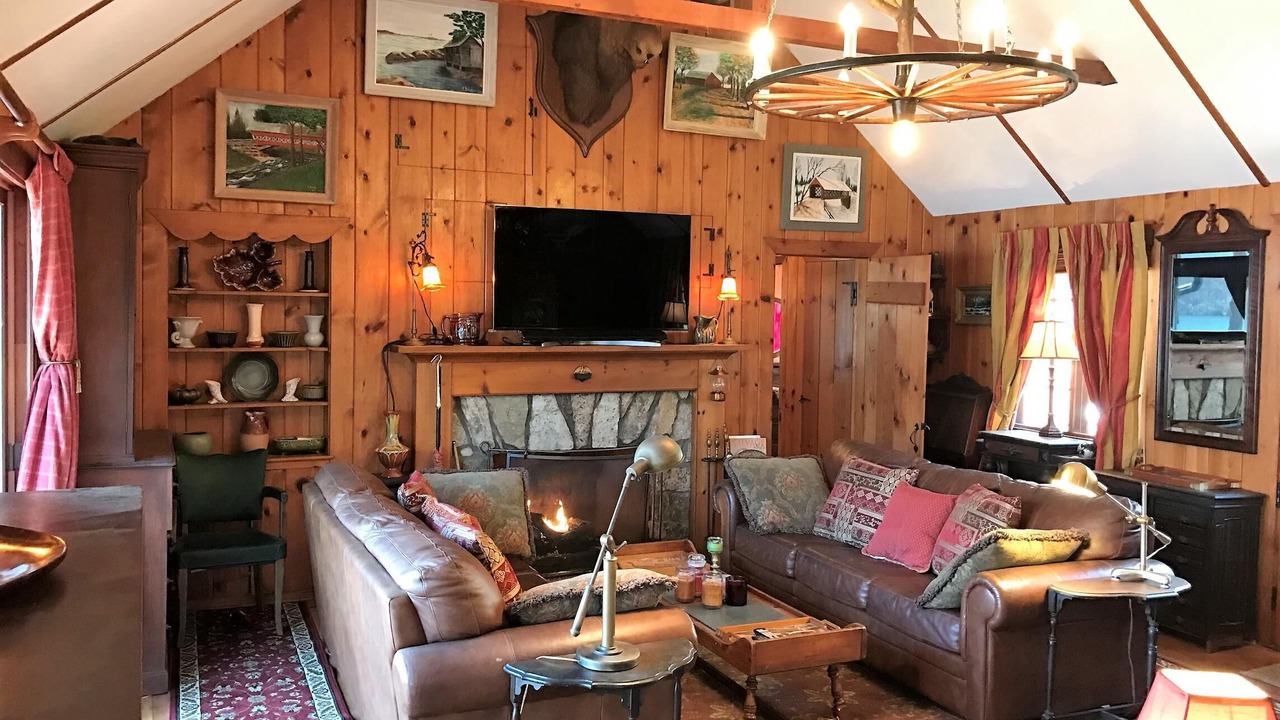 Photo of Livingroom in New Milford