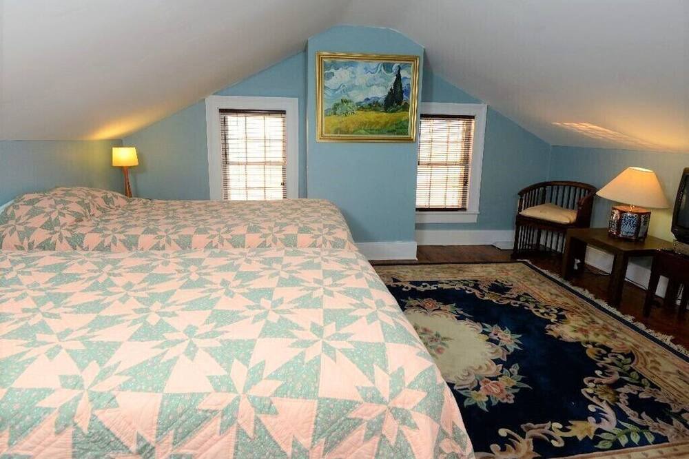 Photo of Bedroom in Hudson
