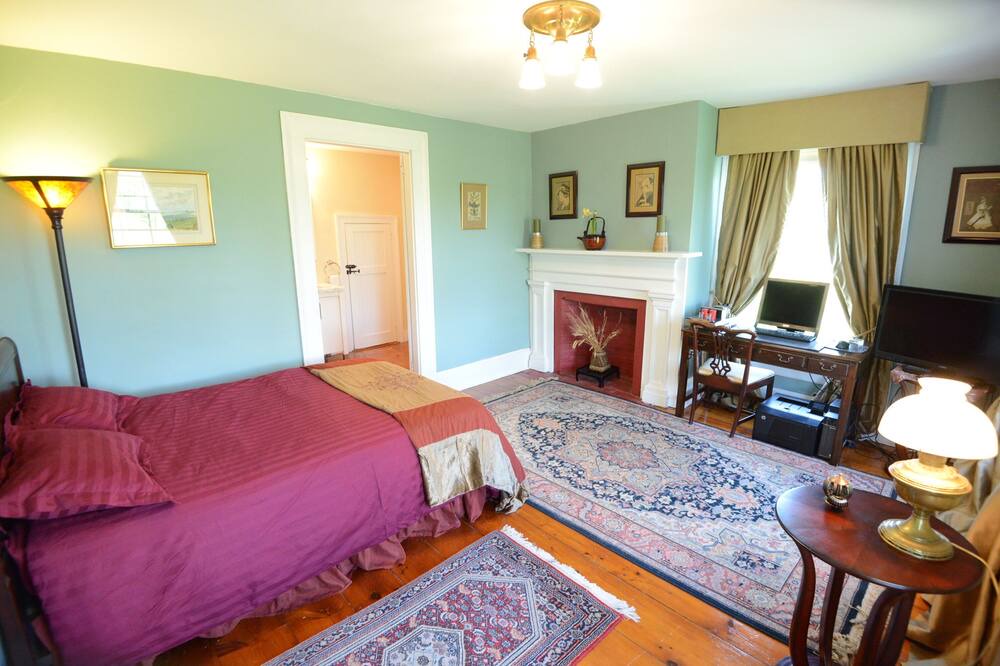 Photo of Bedroom in Hudson