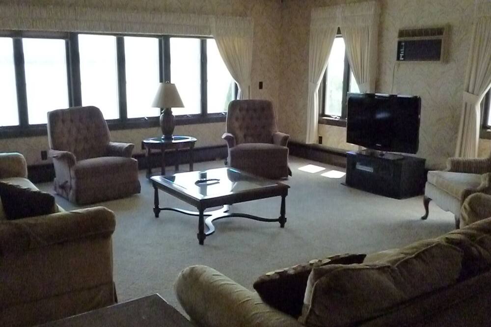 Photo of Livingroom in Canandaigua