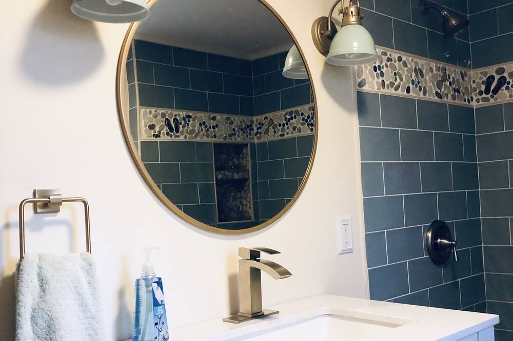 Photo of Bathroom in Narragansett Pier