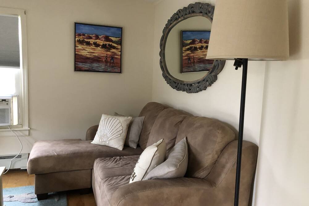 Photo of Livingroom in Narragansett Pier