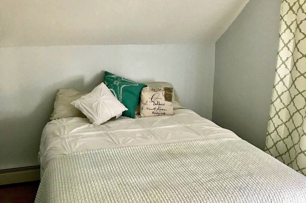 Photo of Bedroom in Narragansett Pier