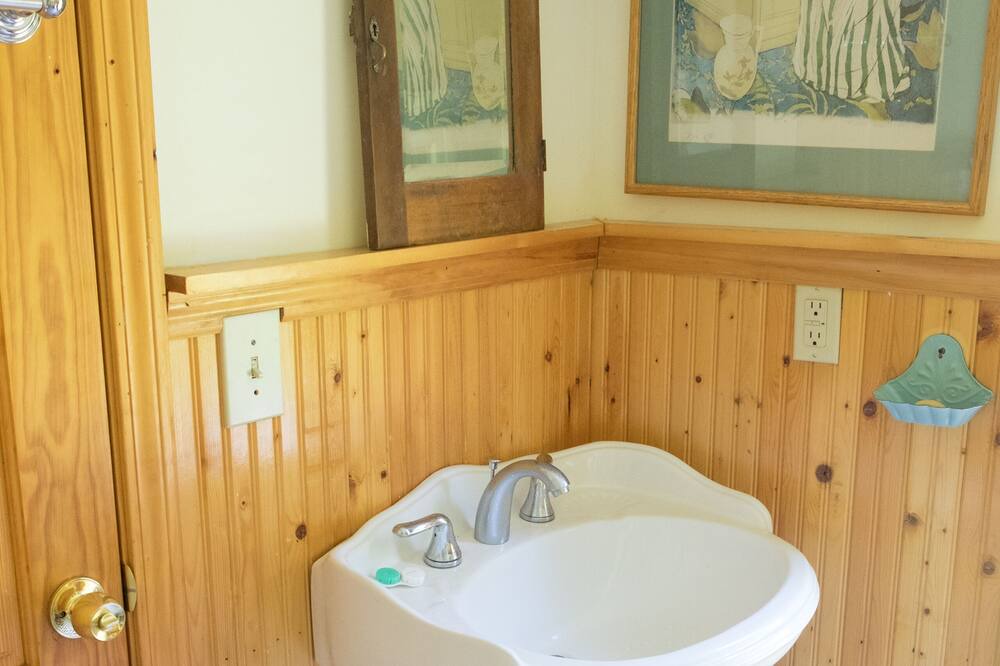 Photo of Bathroom in Glendale