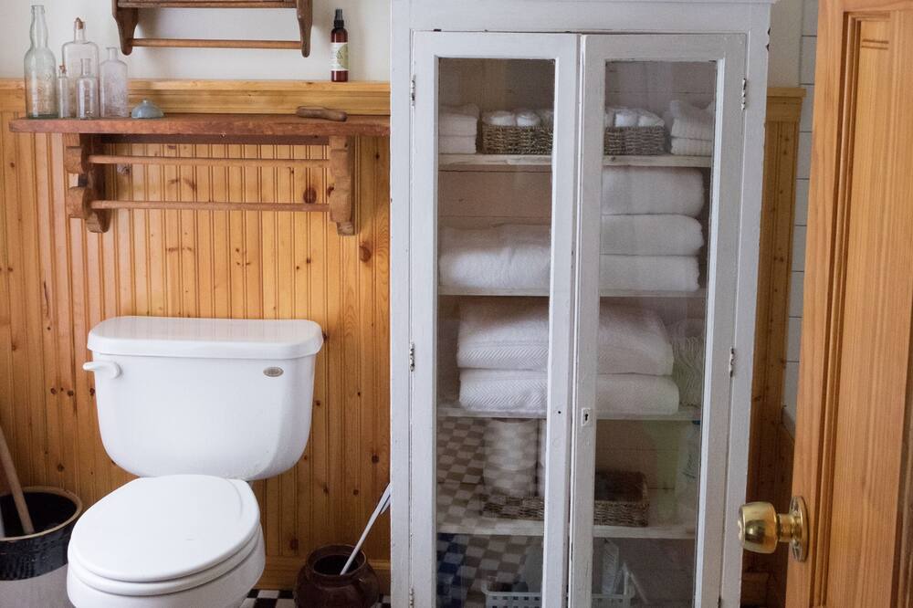Photo of Bathroom in Glendale