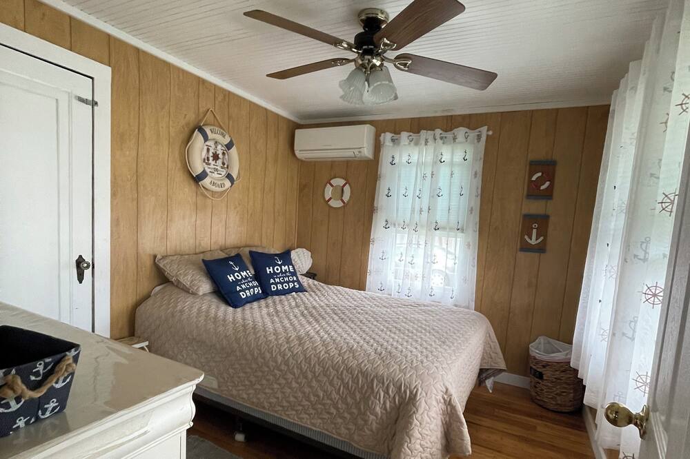 Photo of Bedroom in Misquamicut