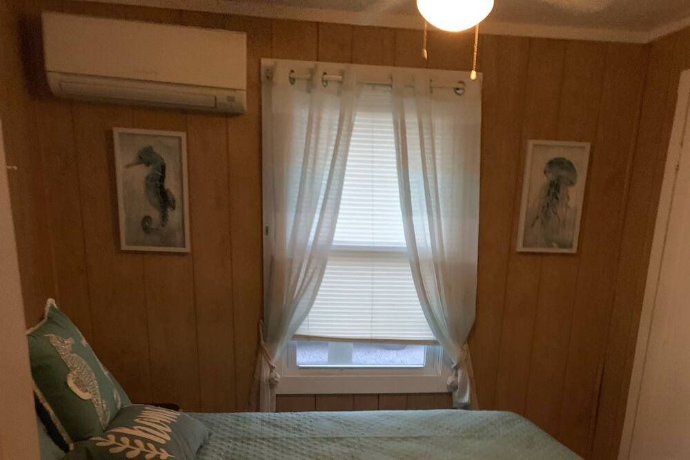 Photo of Bedroom in Misquamicut