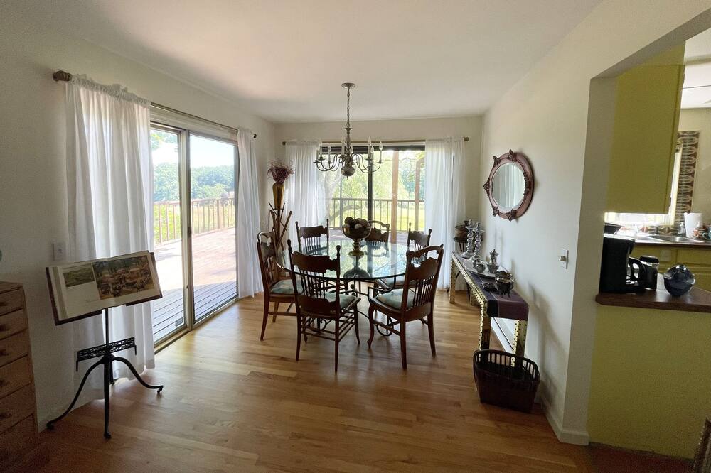 Photo of Livingroom in Lenox