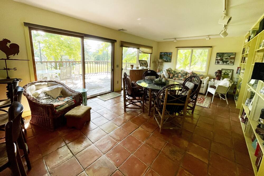 Photo of Livingroom in Lenox