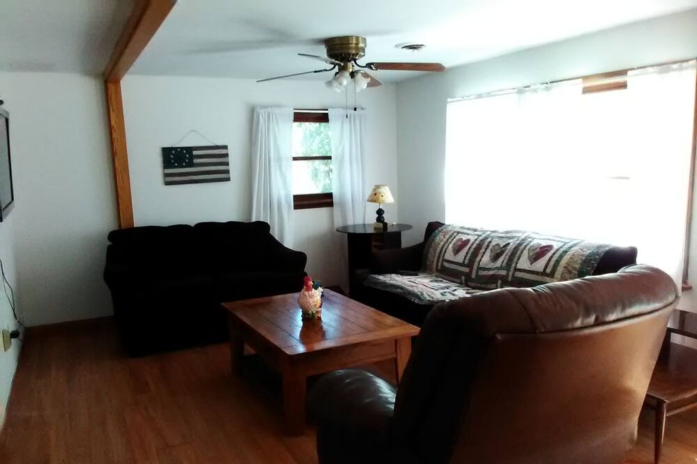 Photo of Livingroom in Otis