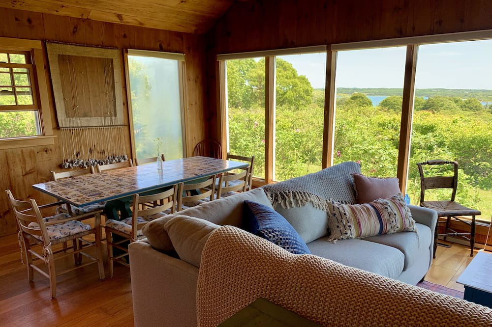 Photo of Livingroom in Aquinnah