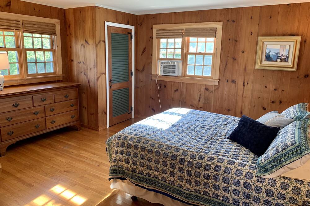 Photo of Bedroom in Aquinnah
