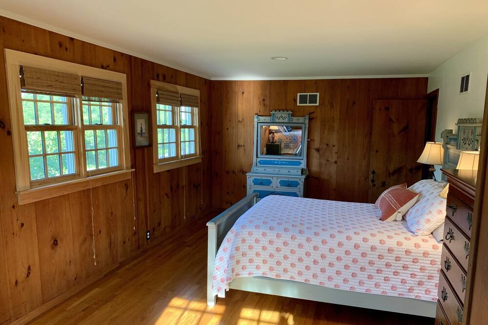 Photo of Bedroom in Aquinnah