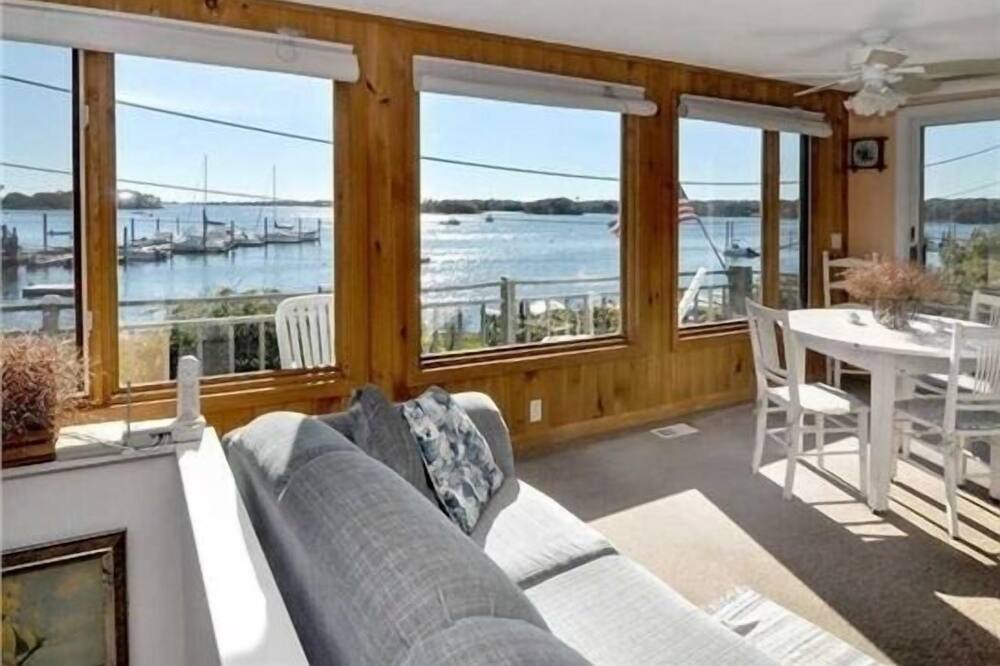 Photo of Bedroom in Narragansett