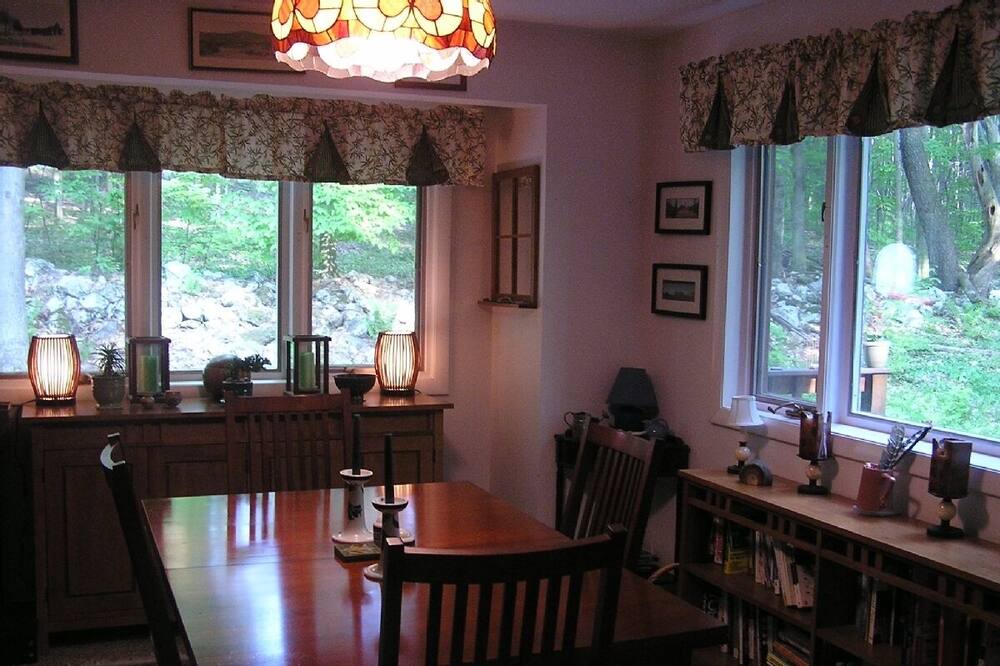 Photo of Livingroom in Williamstown
