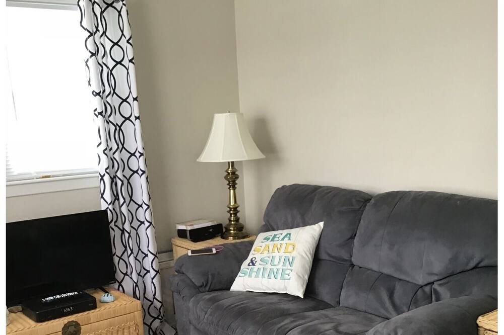 Photo of Livingroom in Narragansett
