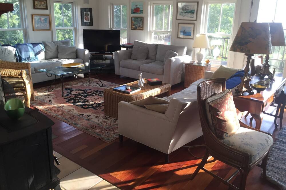 Photo of Livingroom in Aquinnah