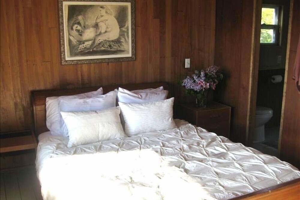 Photo of Bedroom in Chilmark