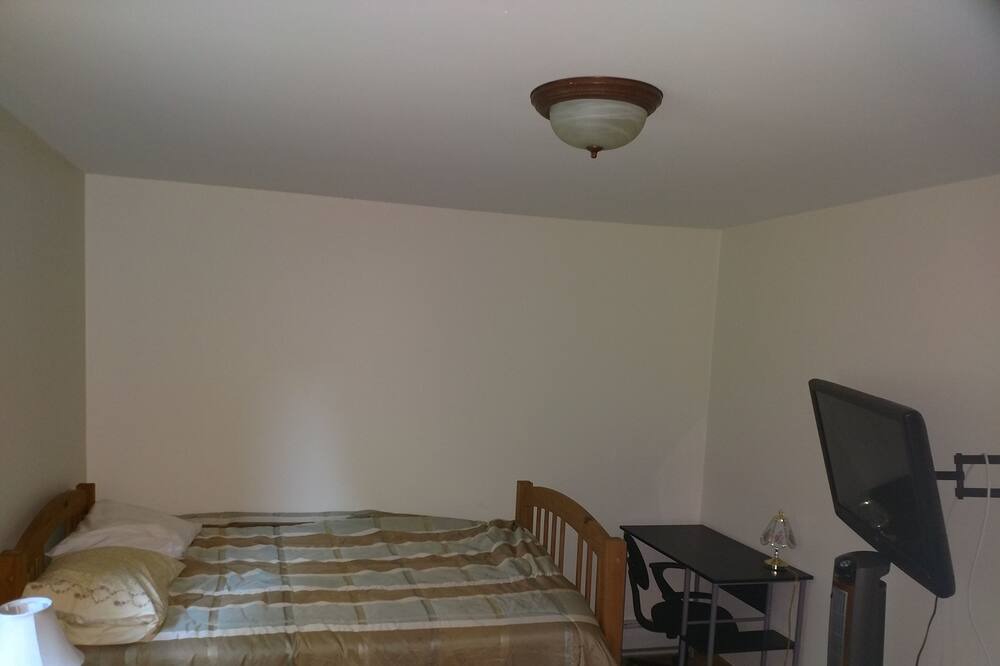 Photo of Bedroom in Salem