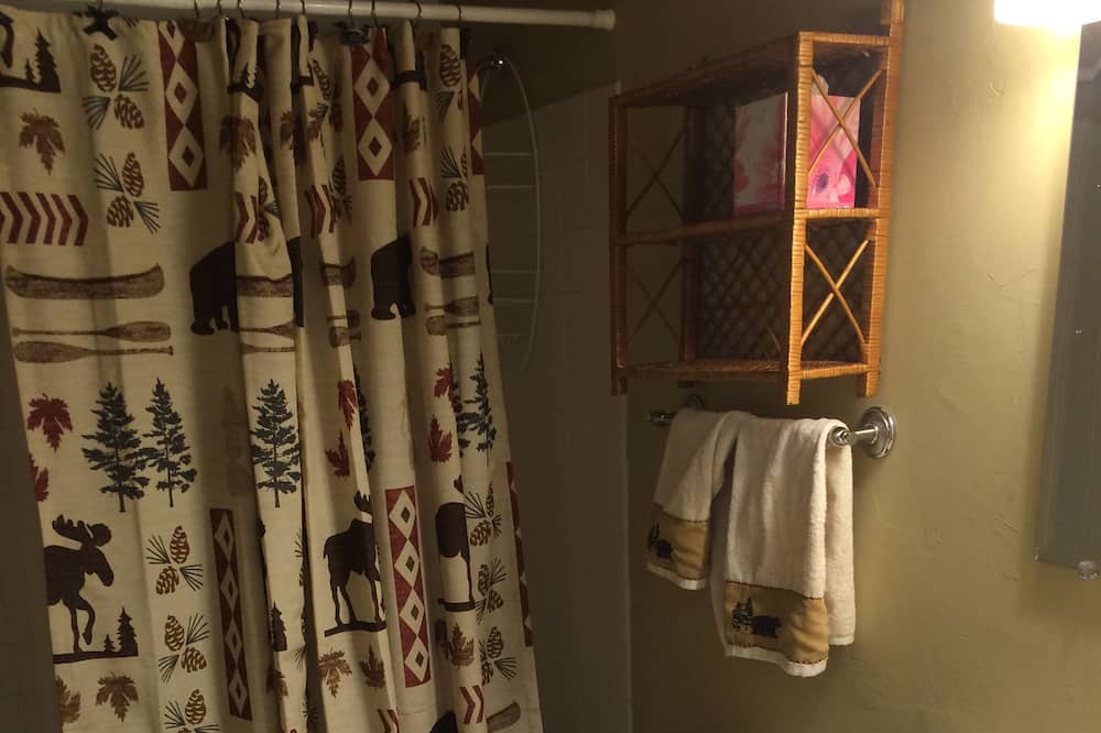 Photo of Bathroom in Wardsboro