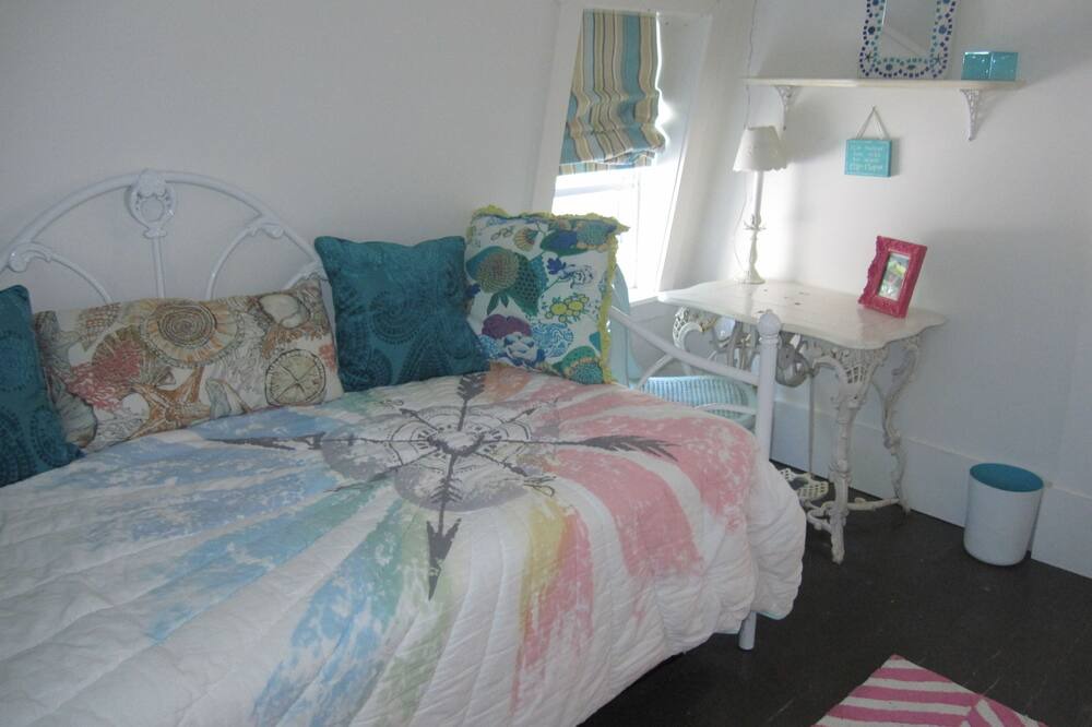 Photo of Bedroom in Oak Bluffs