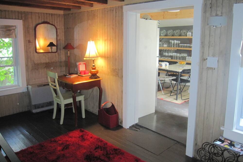 Photo of Livingroom in Oak Bluffs