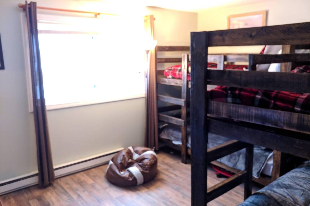 Photo of Bedroom in North Woodstock