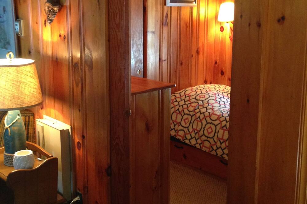 Photo of Bedroom in Ashland