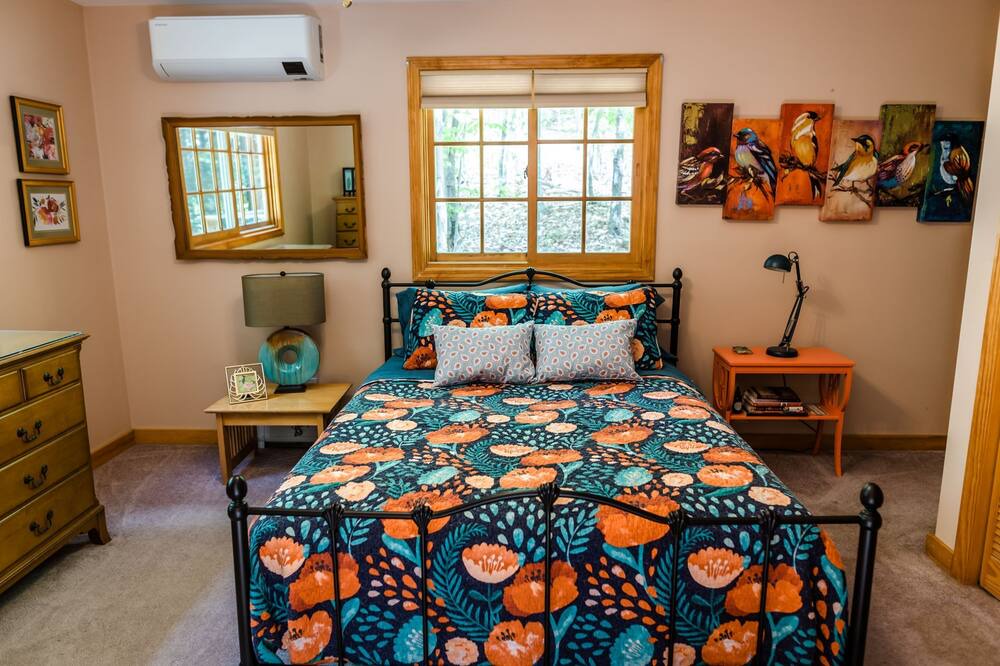 Photo of Bedroom in Williamsville