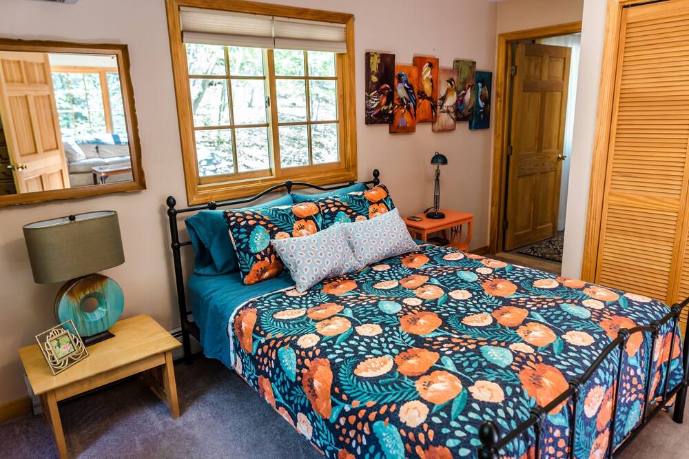 Photo of Bedroom in Williamsville