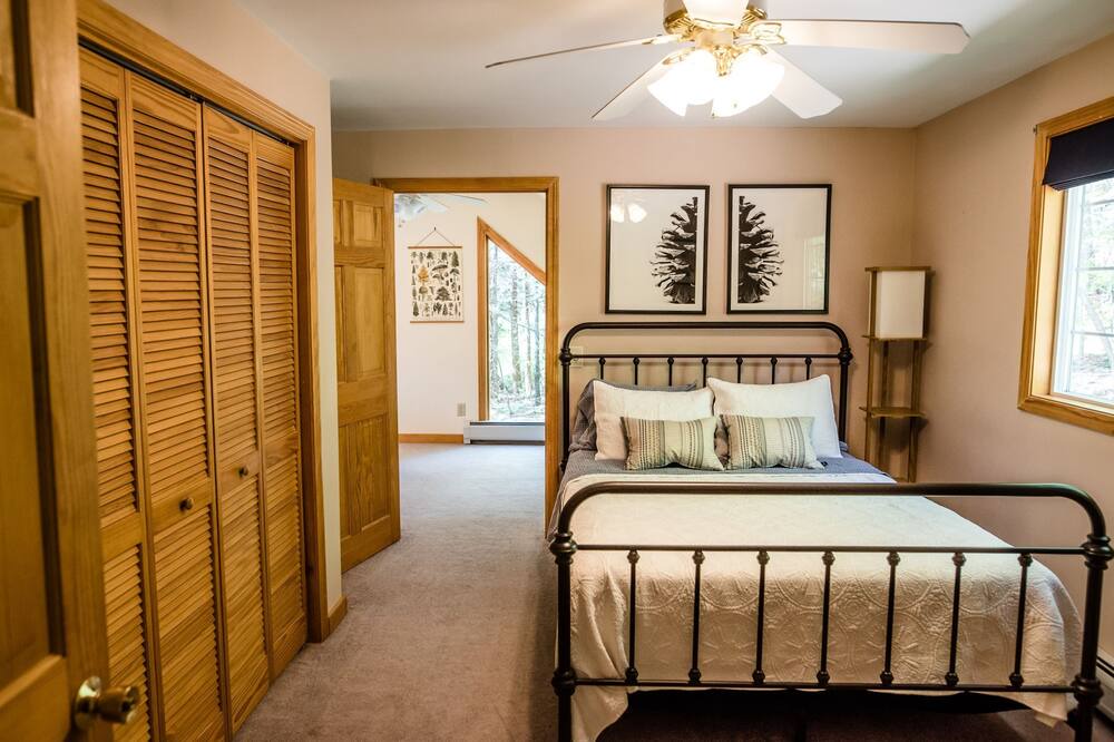 Photo of Bedroom in Williamsville