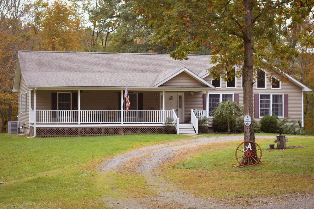 Photo of Others in Hollowville