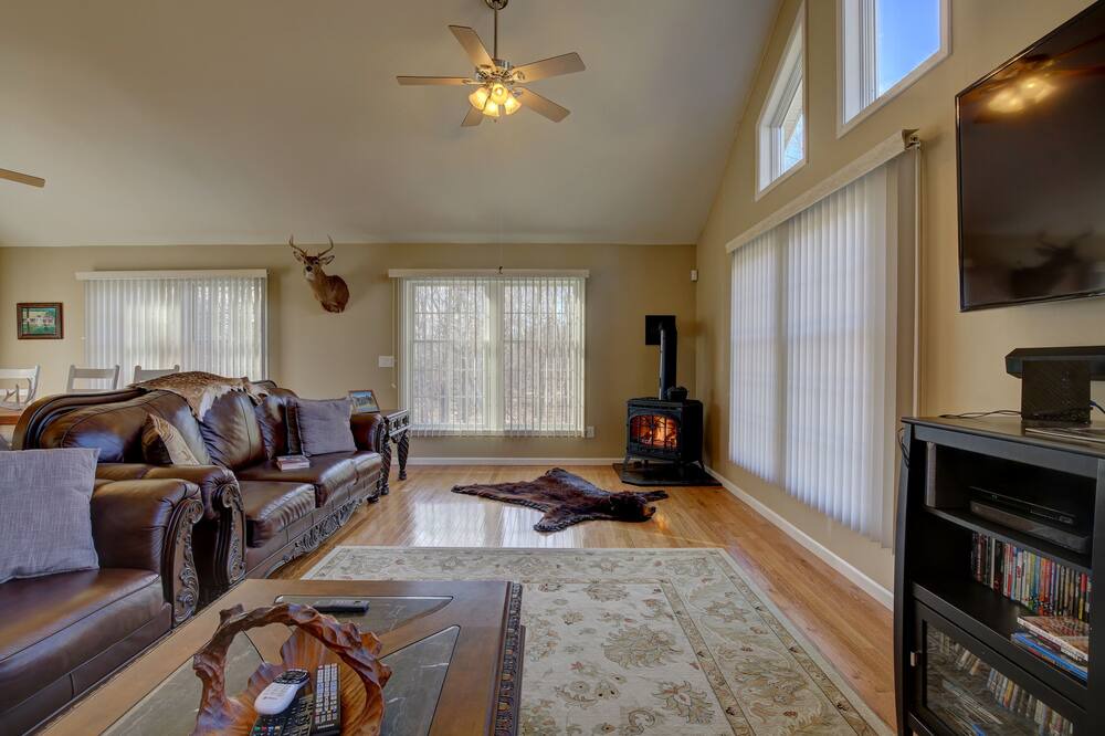 Photo of Livingroom in Hollowville