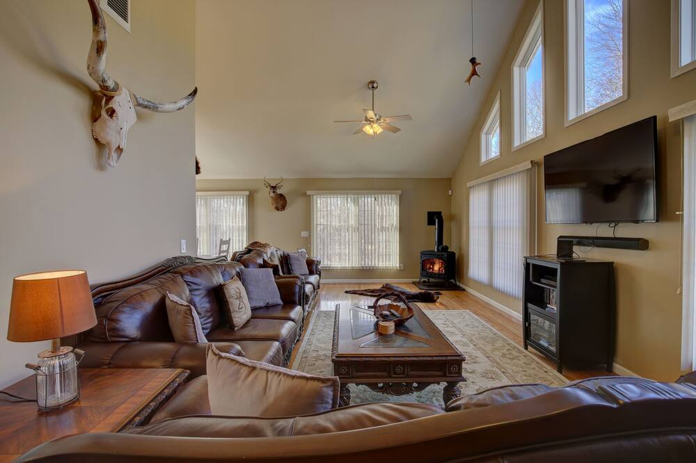 Photo of Livingroom in Hollowville