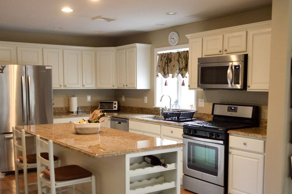 Photo of Bedroom in Hollowville