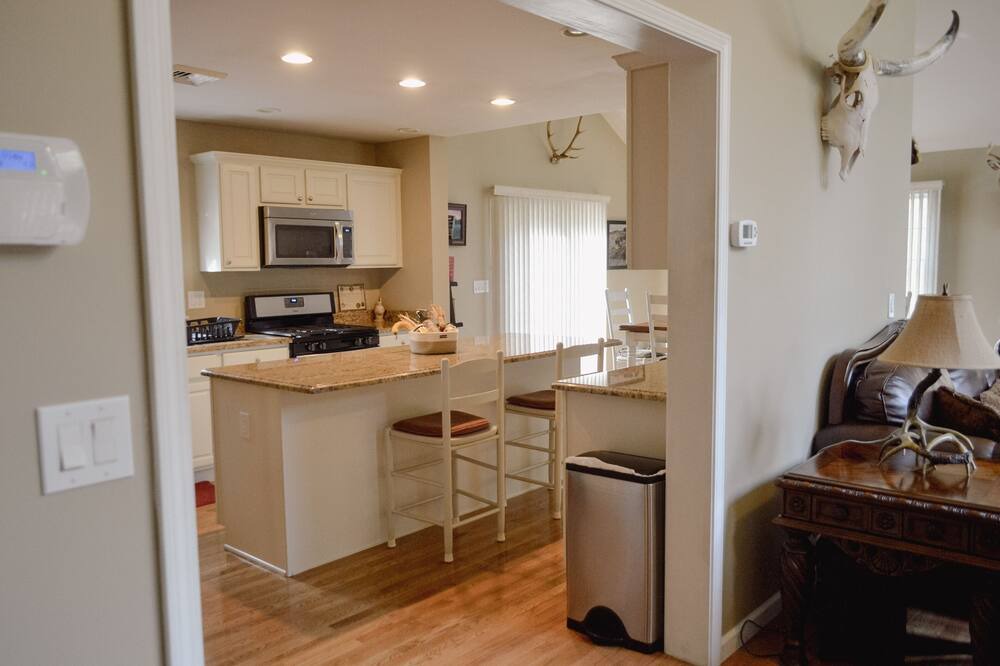 Photo of Bedroom in Hollowville