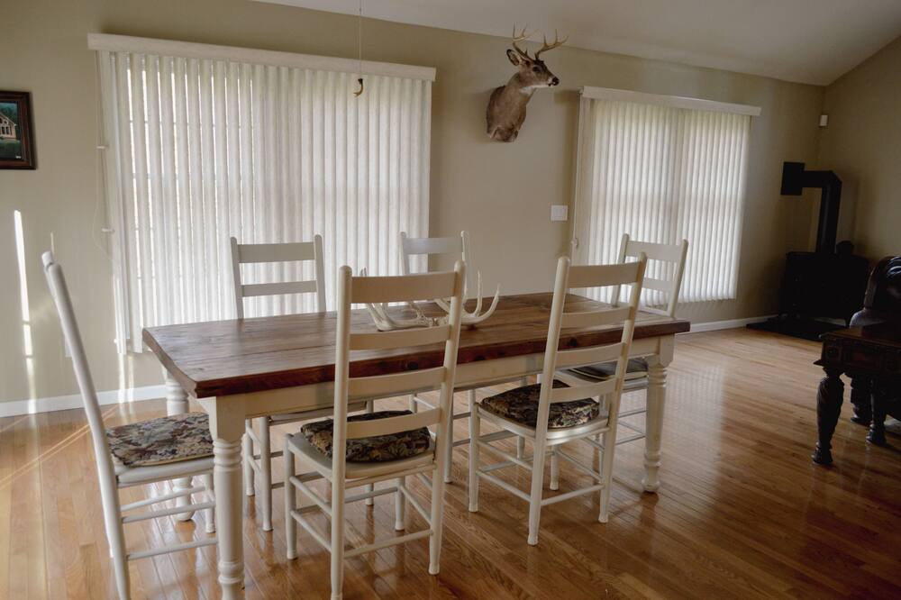 Photo of Bedroom in Hollowville