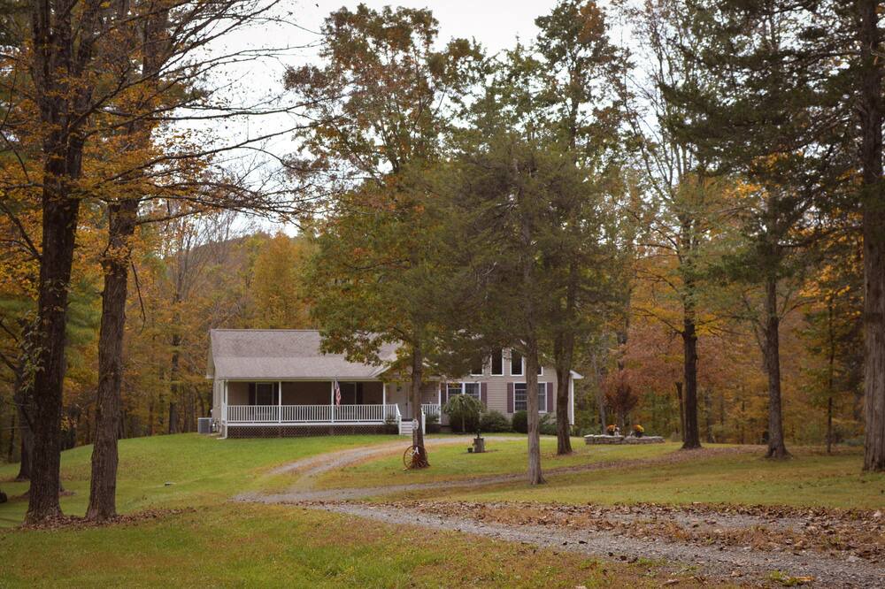 Photo of Others in Hollowville
