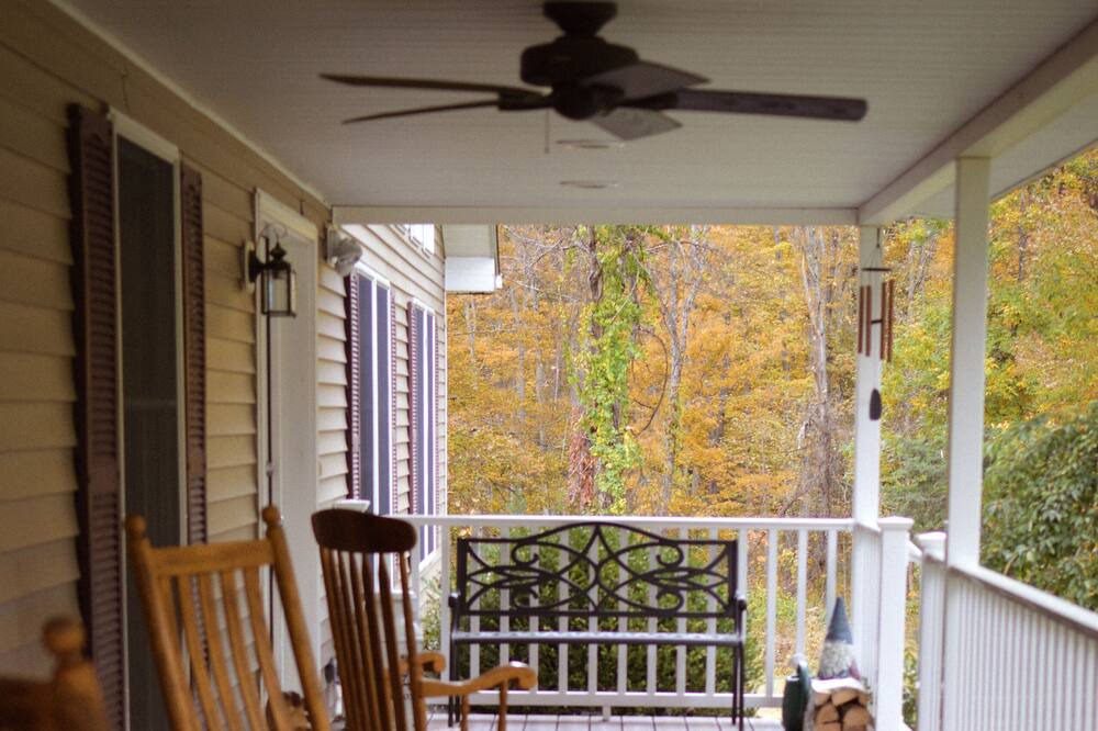 Photo of Outdoor in Hollowville