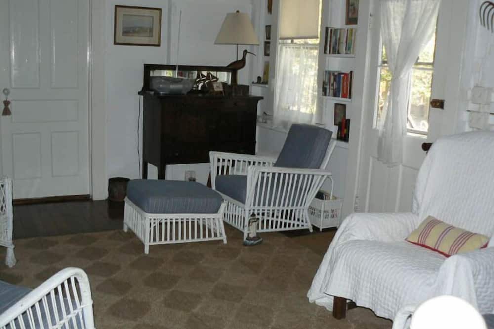 Photo of Livingroom in Ocean Beach