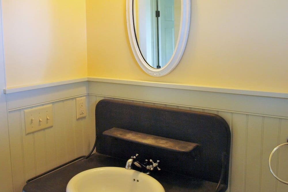 Photo of Bathroom in Block Island