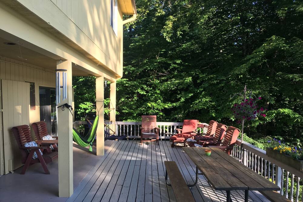 Photo of Patio Balcony in Sherwood Forest