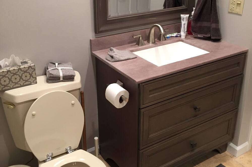 Photo of Bathroom in Sherwood Forest
