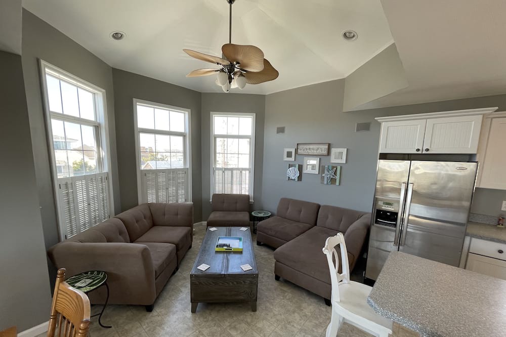 Photo of Livingroom in Ship Bottom